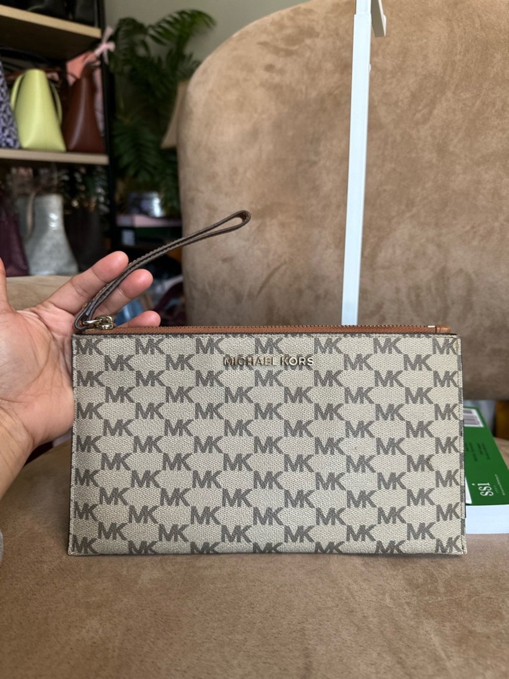 Michael Kors Jet Set Large Zip Clutch Sig MK Print Coated Canvas Fair Condition
